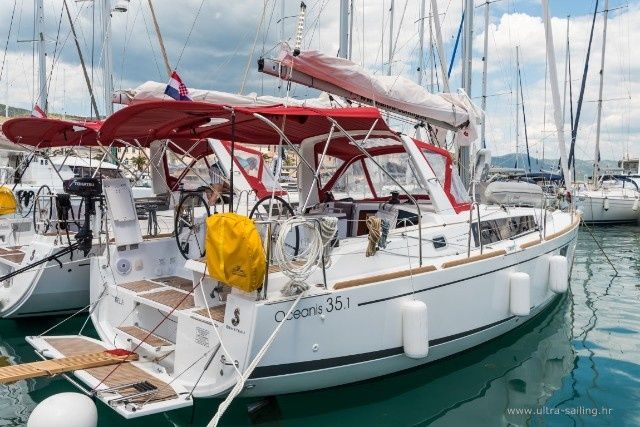 Beneteau Oceanis 35 | Bela