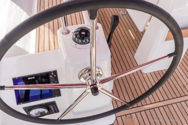 Beneteau Oceanis 35 | Bela