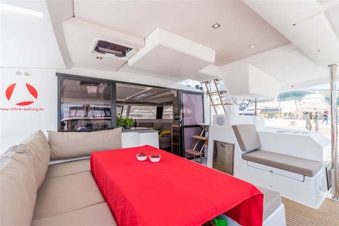 Fountaine Pajot Saona 47 | Sunny Wave
