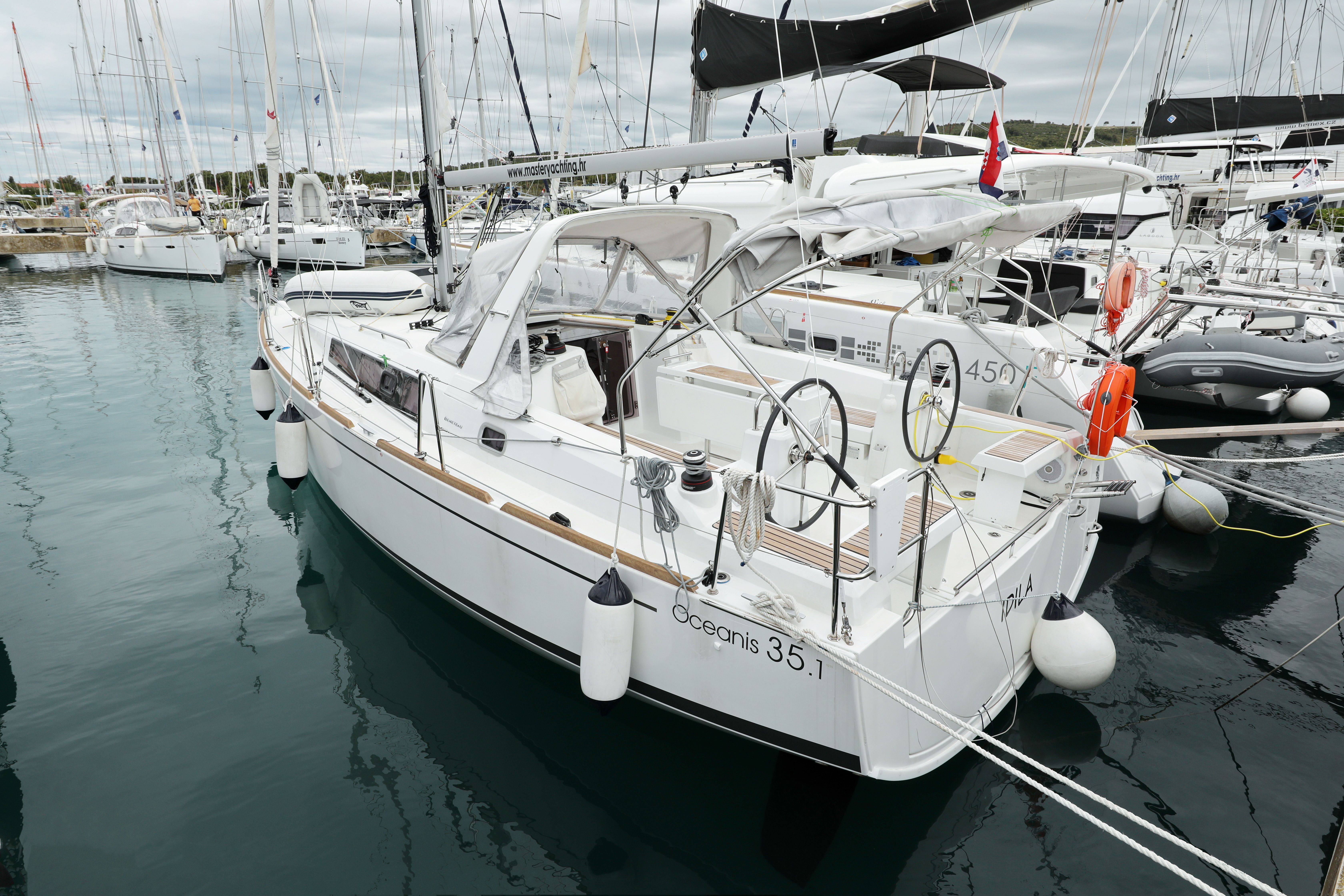 Beneteau Oceanis 35.1 | Idila