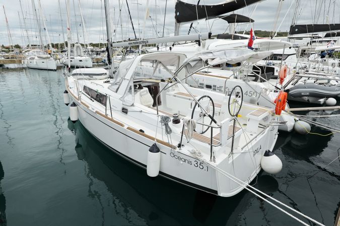 Beneteau Oceanis 35.1 | Idila