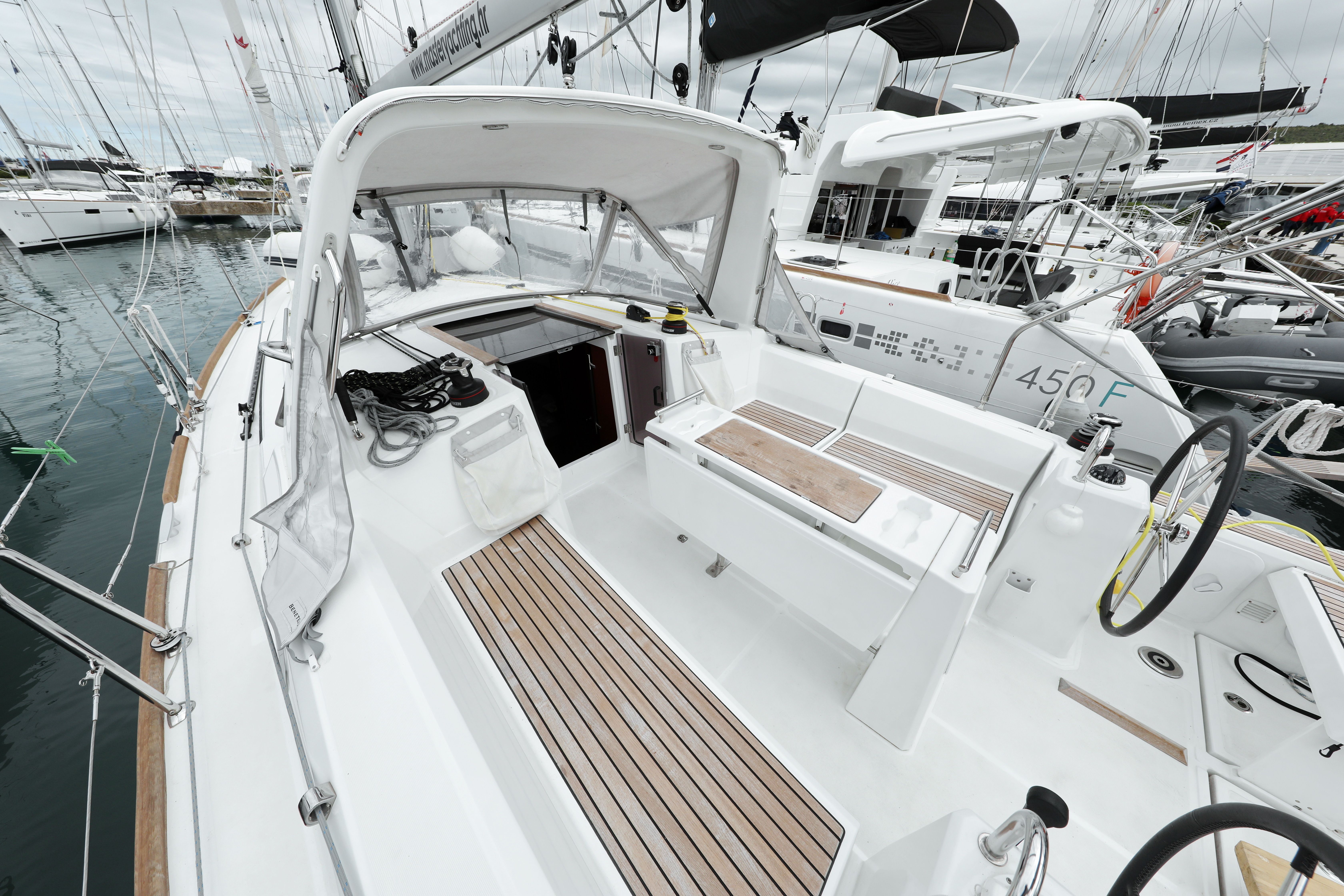 Beneteau Oceanis 35.1 | Idila
