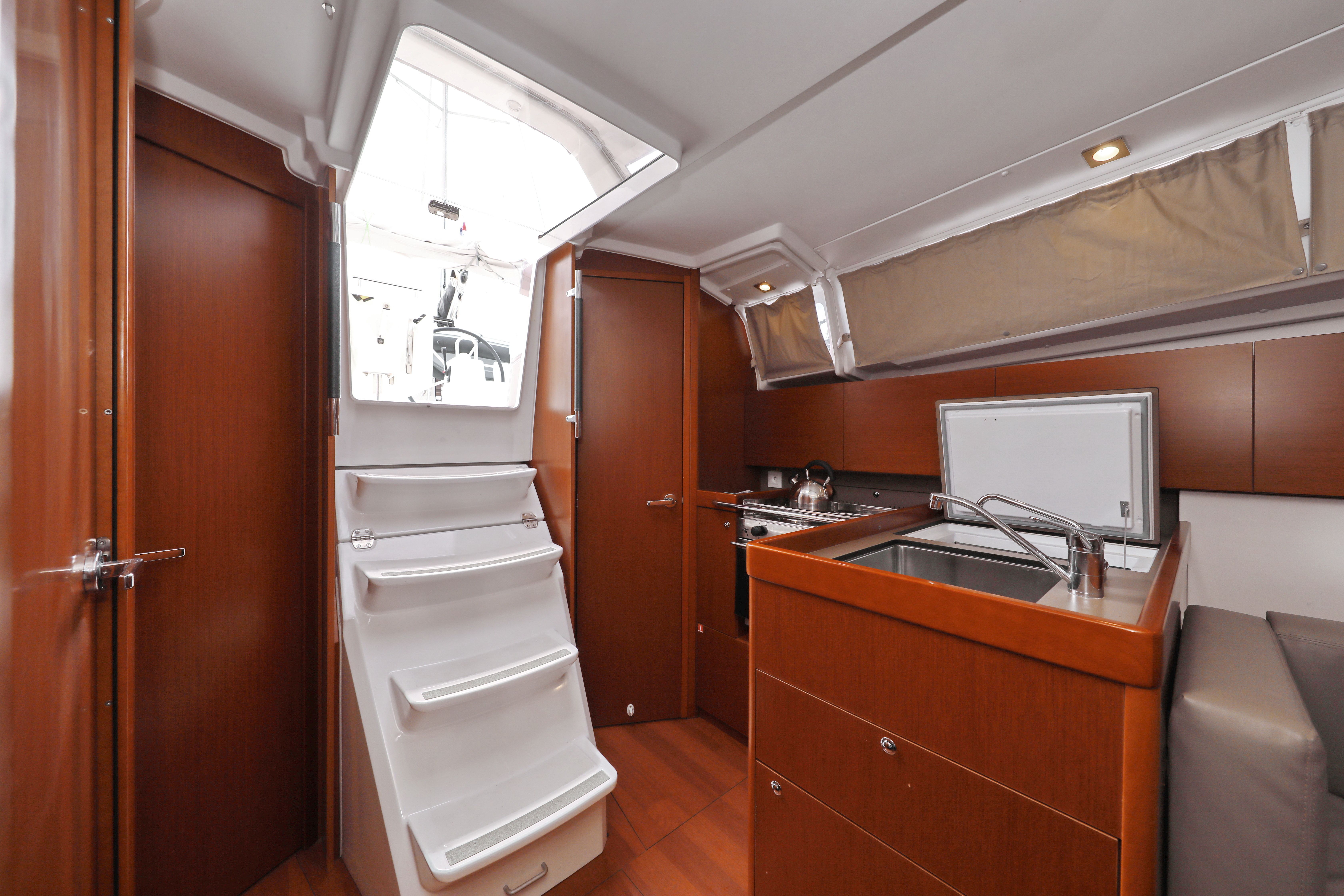 Beneteau Oceanis 35.1 | Idila