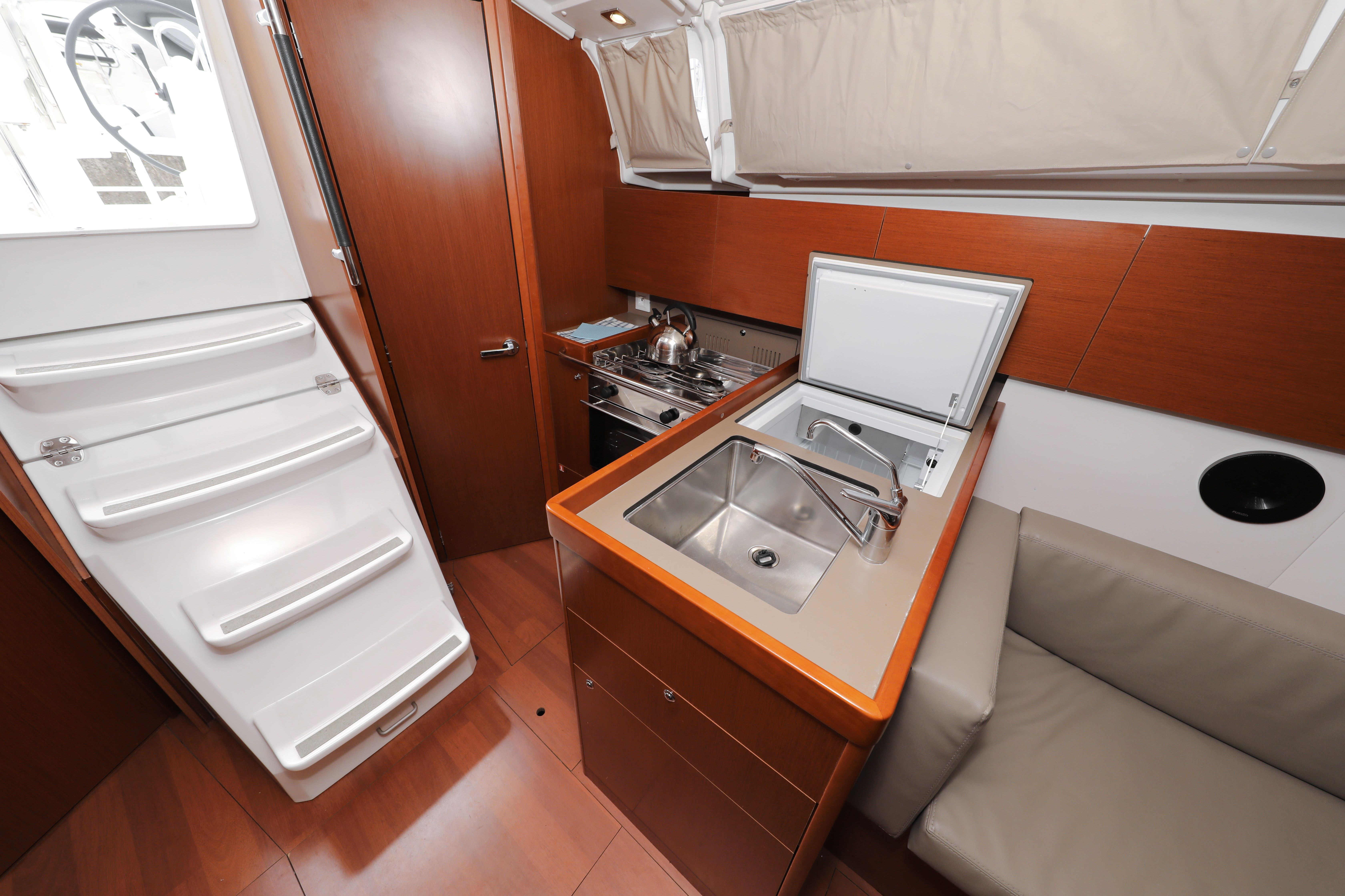 Beneteau Oceanis 35.1 | Idila