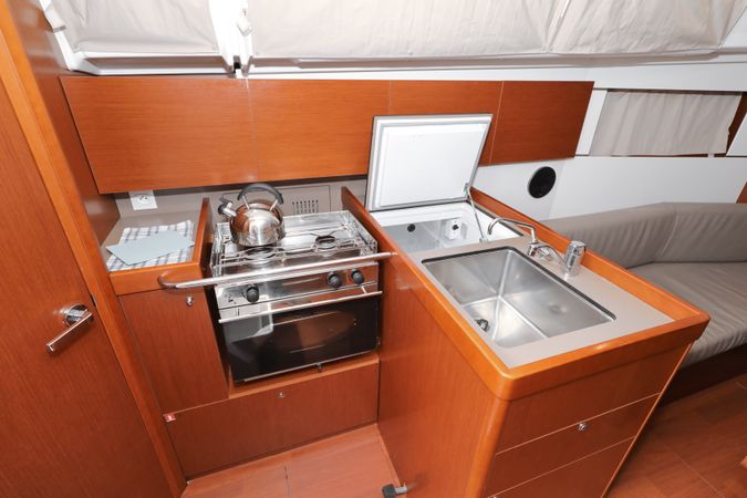 Beneteau Oceanis 35.1 | Idila