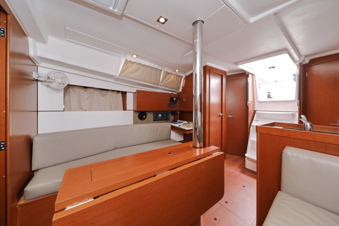 Beneteau Oceanis 35.1 | Idila