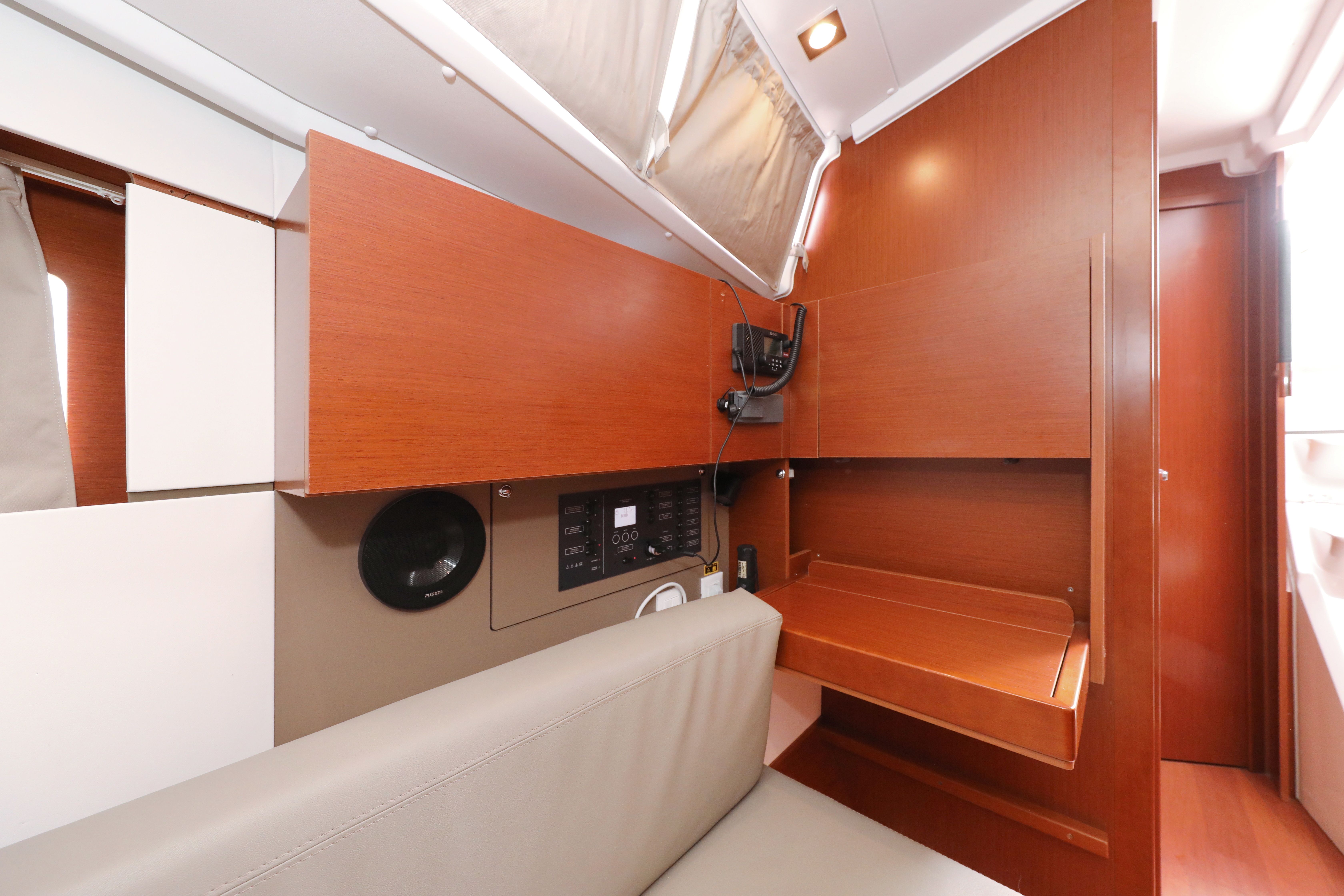 Beneteau Oceanis 35.1 | Idila