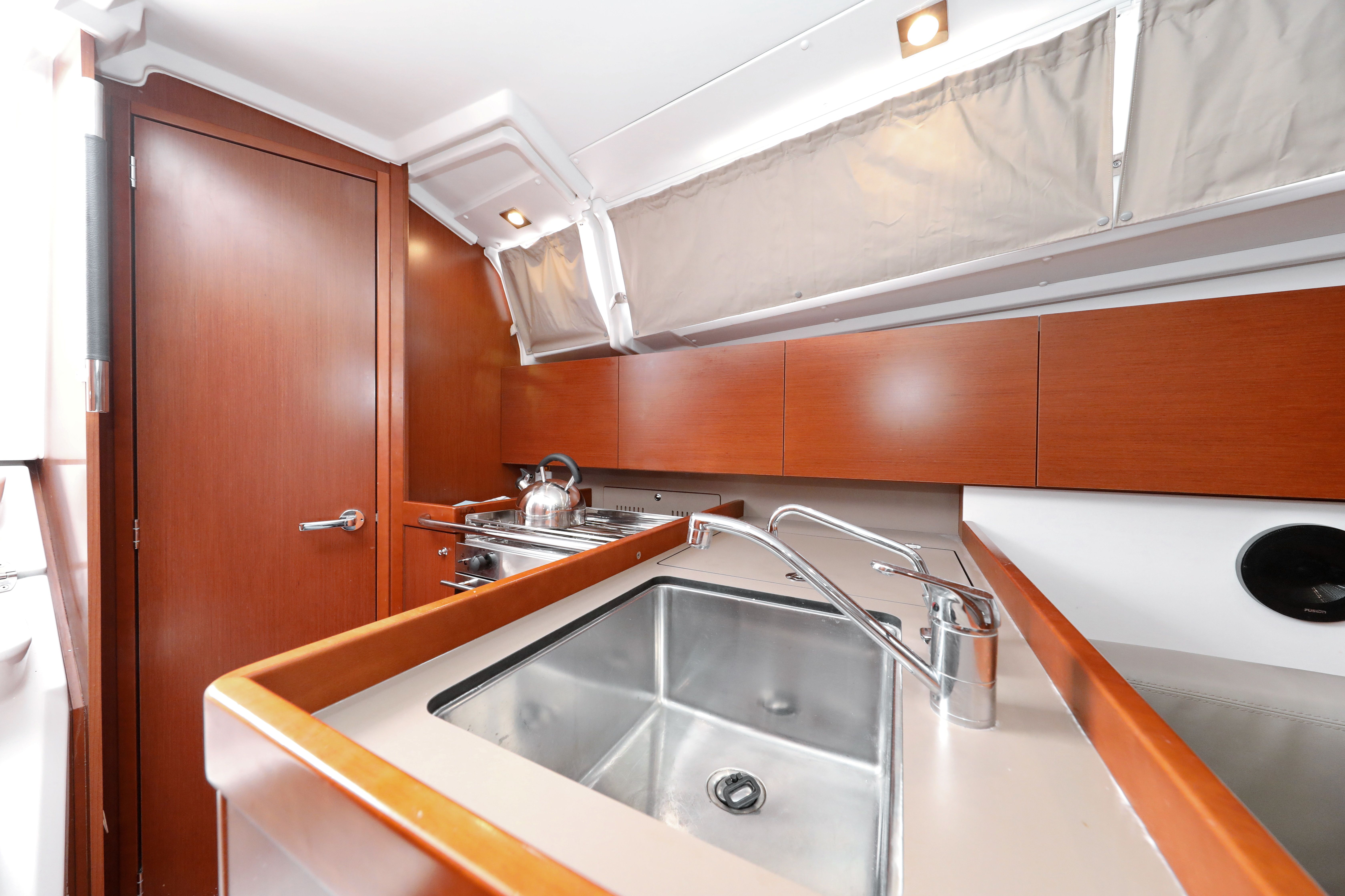 Beneteau Oceanis 35.1 | Idila