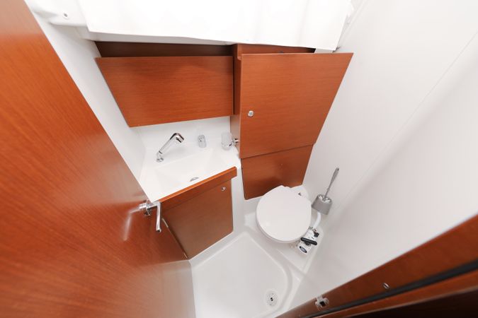Beneteau Oceanis 35.1 | Idila