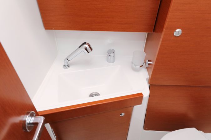 Beneteau Oceanis 35.1 | Idila