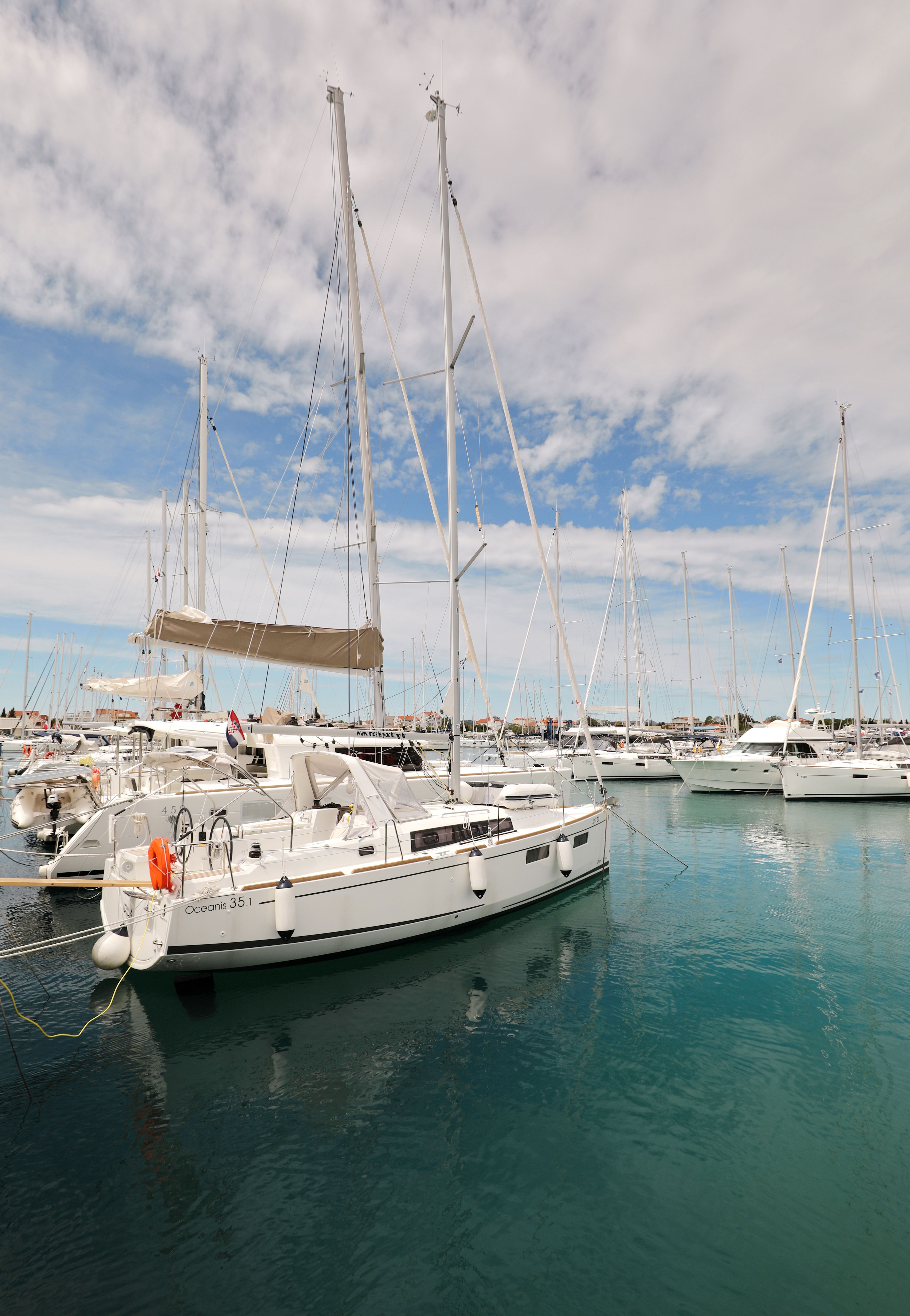 Beneteau Oceanis 35.1 | Idila