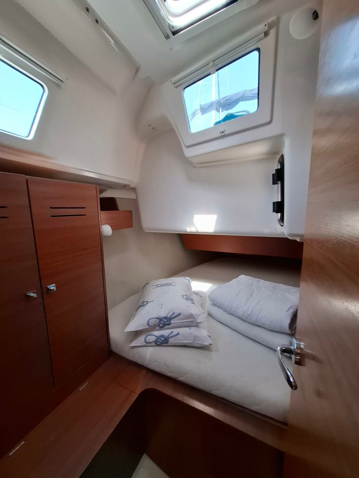 Dufour 360 | Ivy