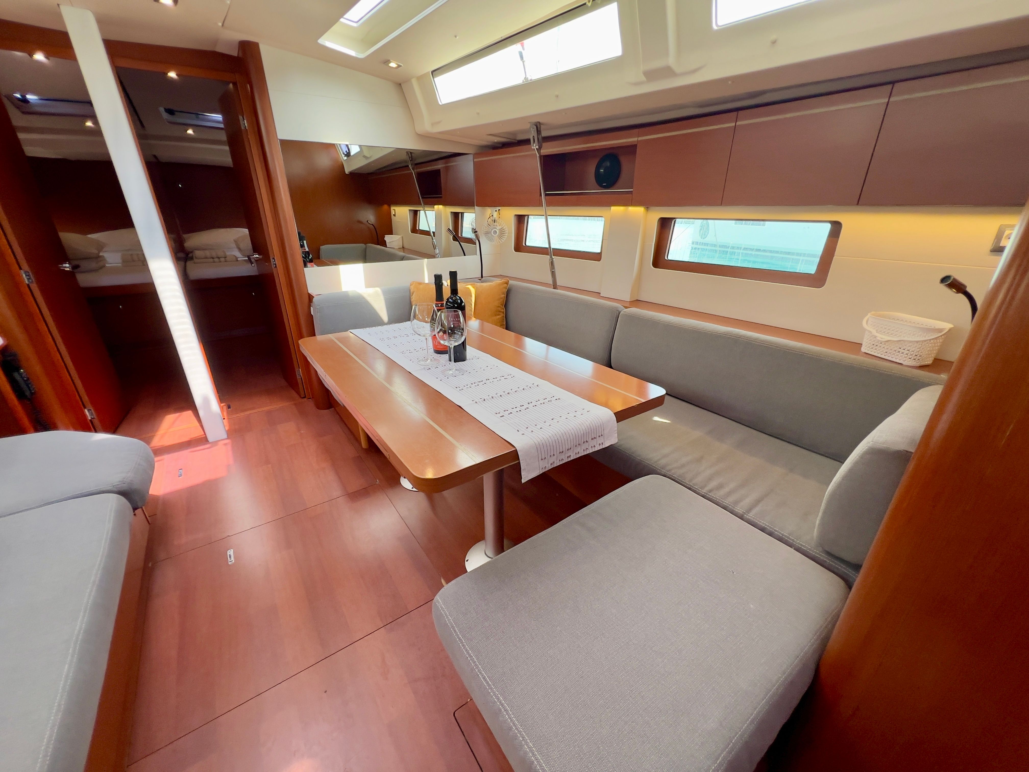 Beneteau Oceanis 51.1 | Salma
