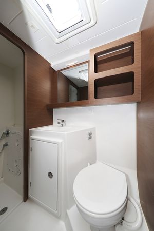 Lagoon 42 | Easy Course