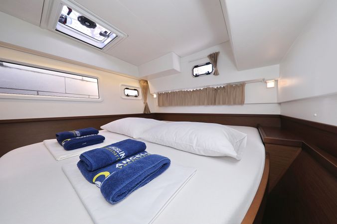 Lagoon 42 | Easy Course