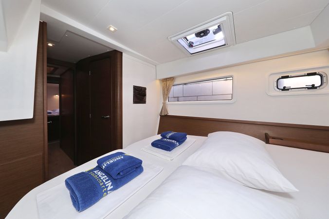 Lagoon 42 | Easy Course