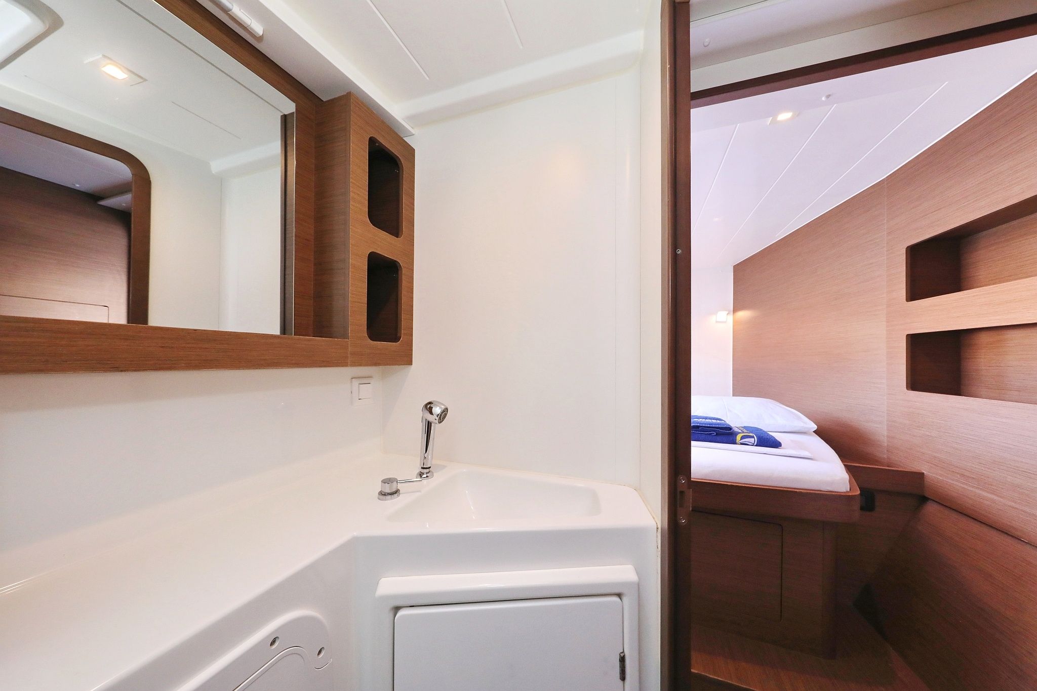 Lagoon 42 | Easy Course