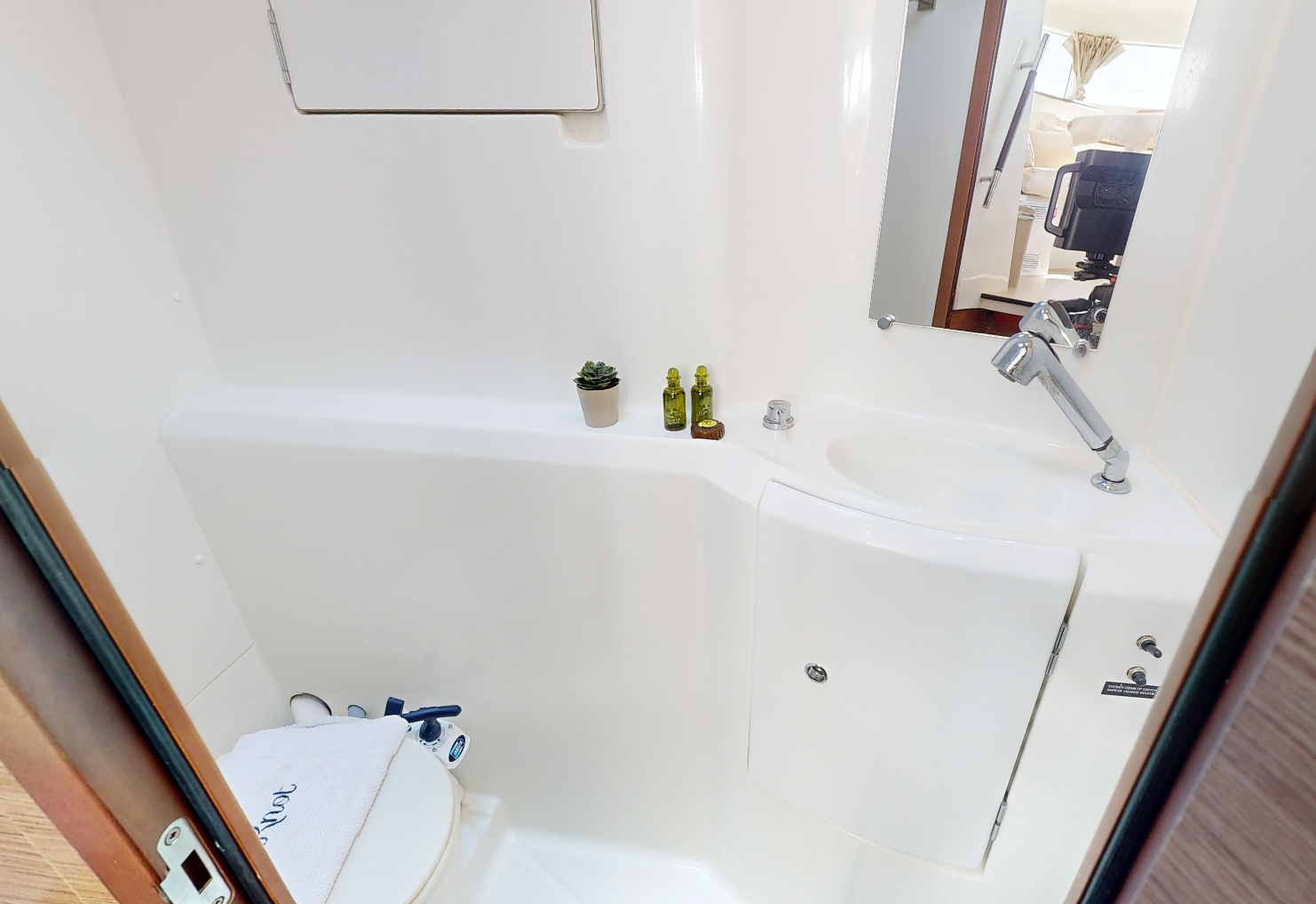 Lagoon 380 S2 | Why Knot