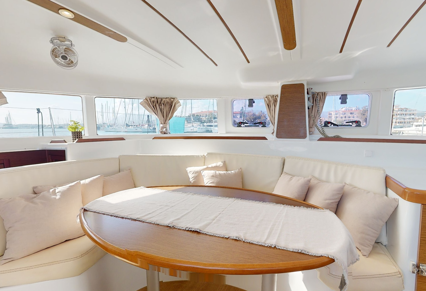 Lagoon 380 S2 | Why Knot