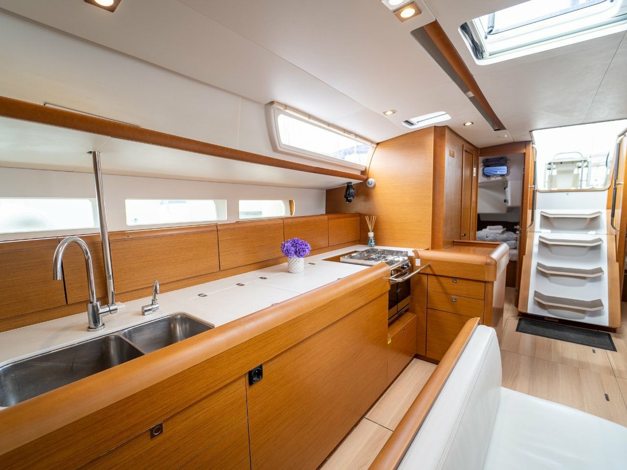 Jeanneau Sun Odyssey 519 | Ciao Bao