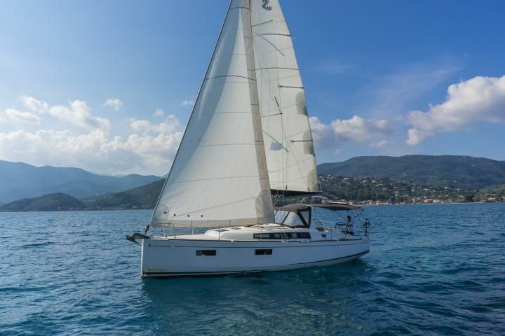 Beneteau Oceanis 38 | Philyra