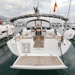 Hanse 455 | Bare Necessities