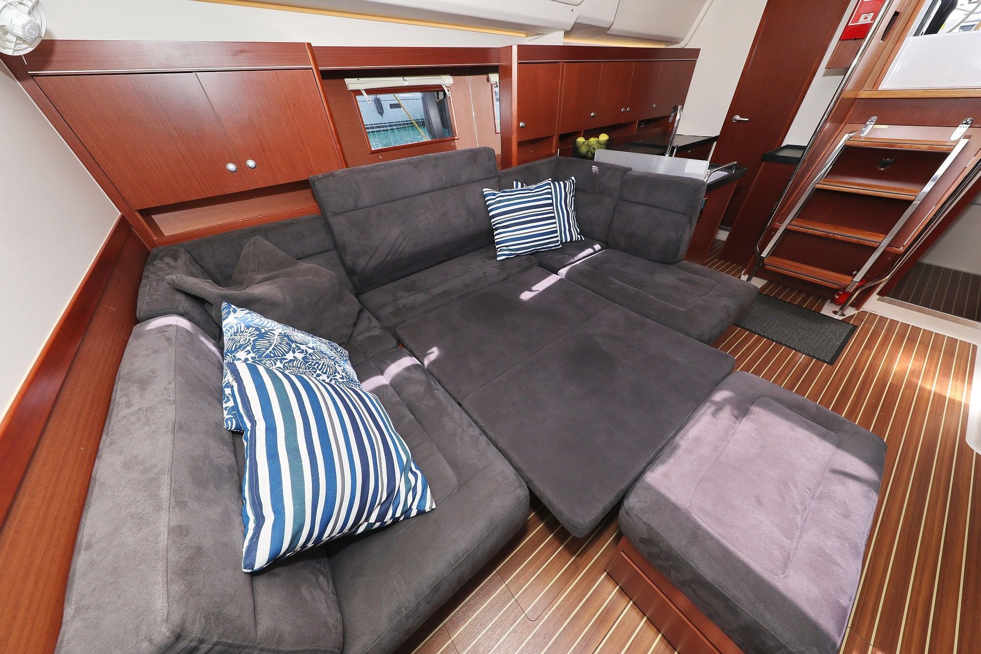 Hanse 455 | Bare Necessities
