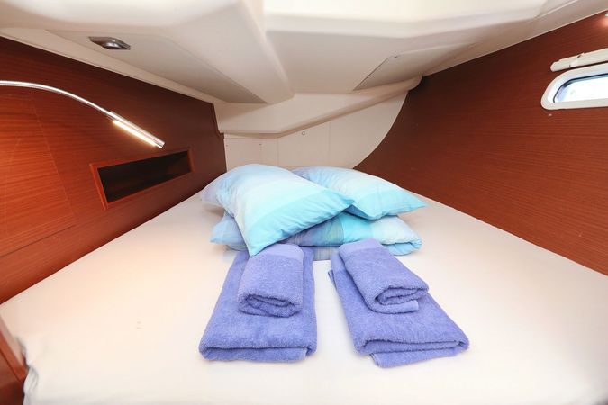 Hanse 455 | Bare Necessities