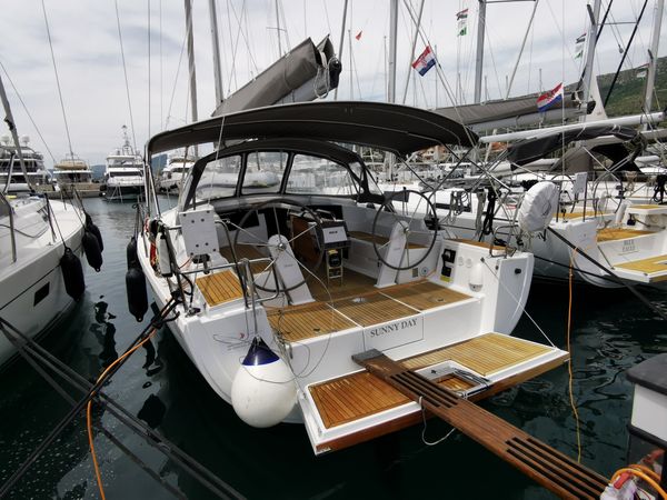 Hanse 388 | Sunny Day