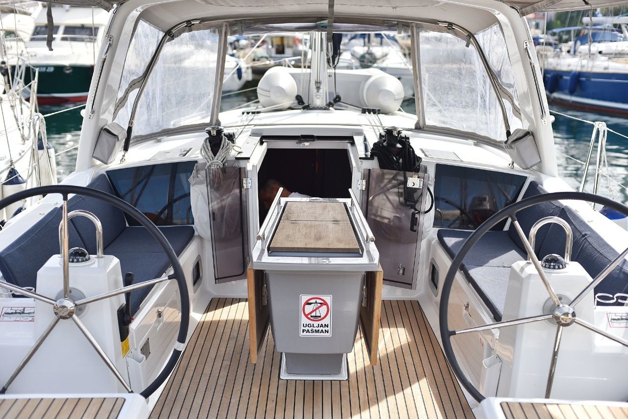 Beneteau Oceanis 41.1 | Seven