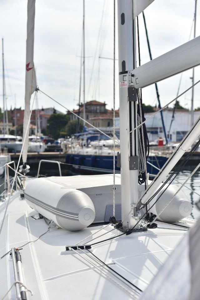 Beneteau Oceanis 41.1 | Seven