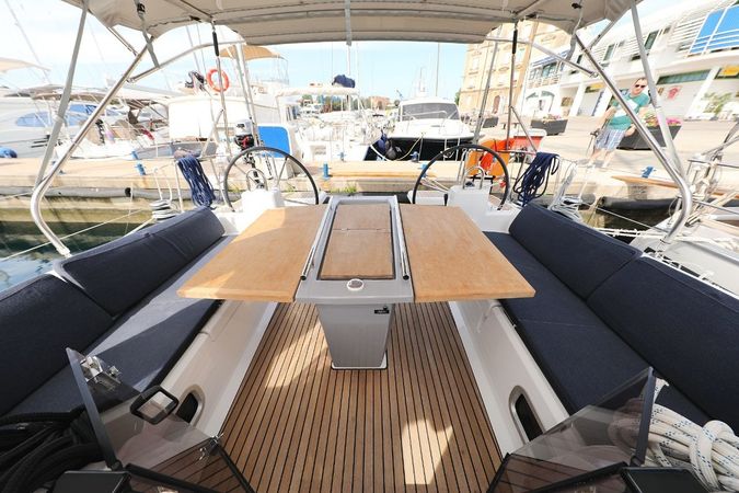 Beneteau Oceanis 41.1 | Seven