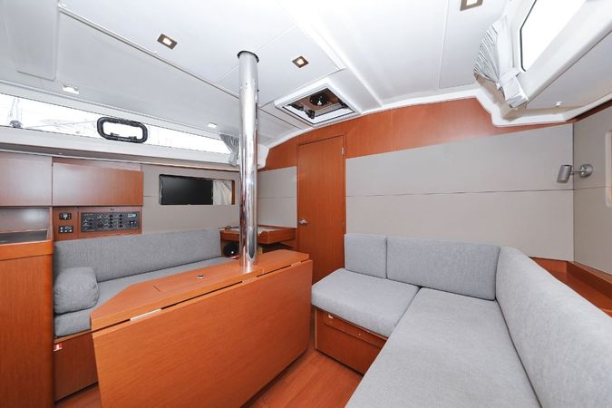 Beneteau Oceanis 41.1 | Seven