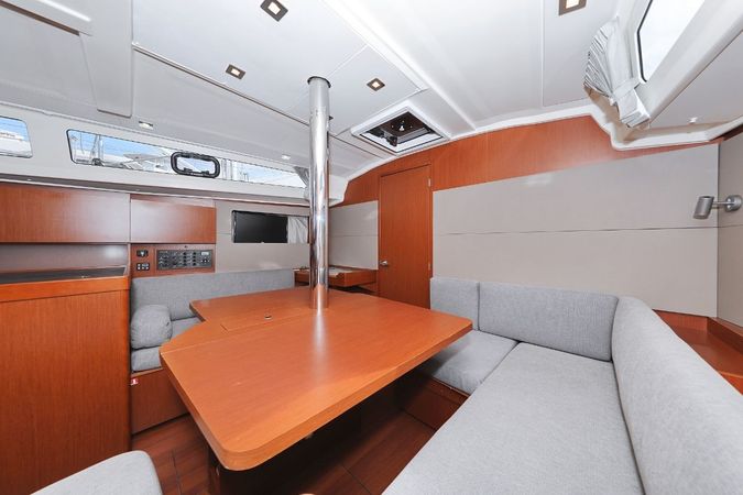 Beneteau Oceanis 41.1 | Seven