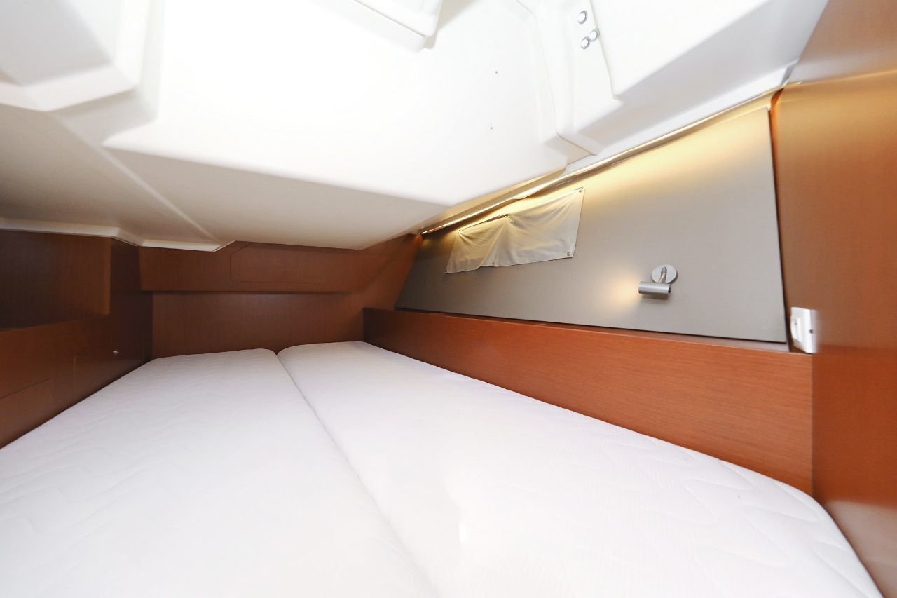Beneteau Oceanis 41.1 | Seven