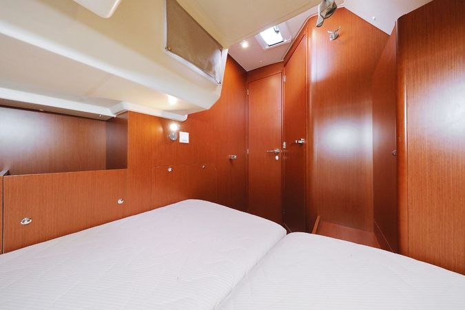 Beneteau Oceanis 41.1 | Seven