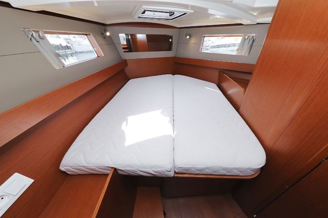 Beneteau Oceanis 41.1 | Seven