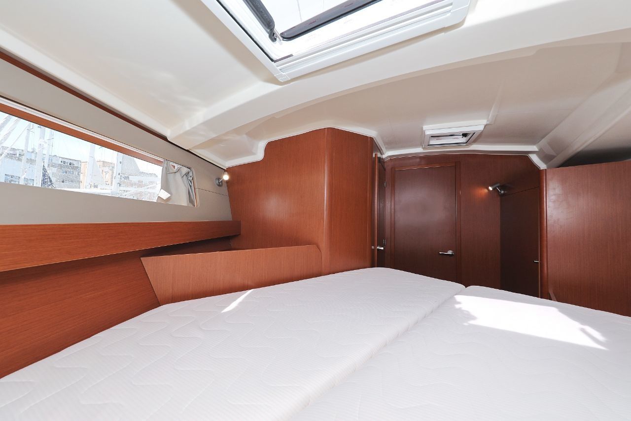 Beneteau Oceanis 41.1 | Seven