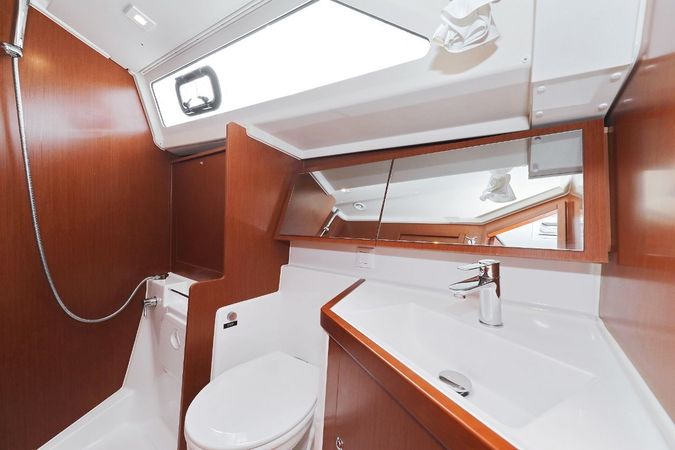 Beneteau Oceanis 41.1 | Seven