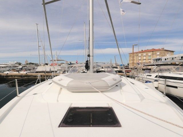 Beneteau Oceanis 41.1 | Seven
