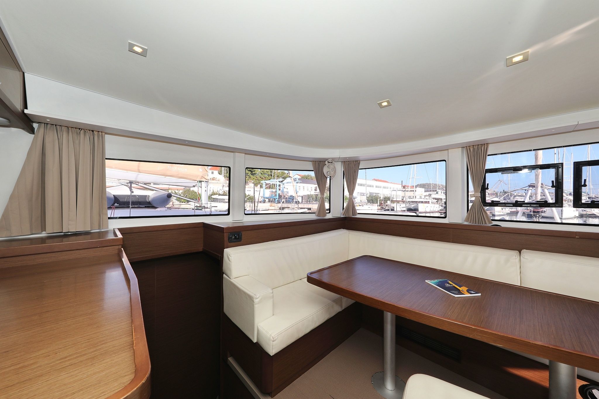 Lagoon 42 | Sapphire