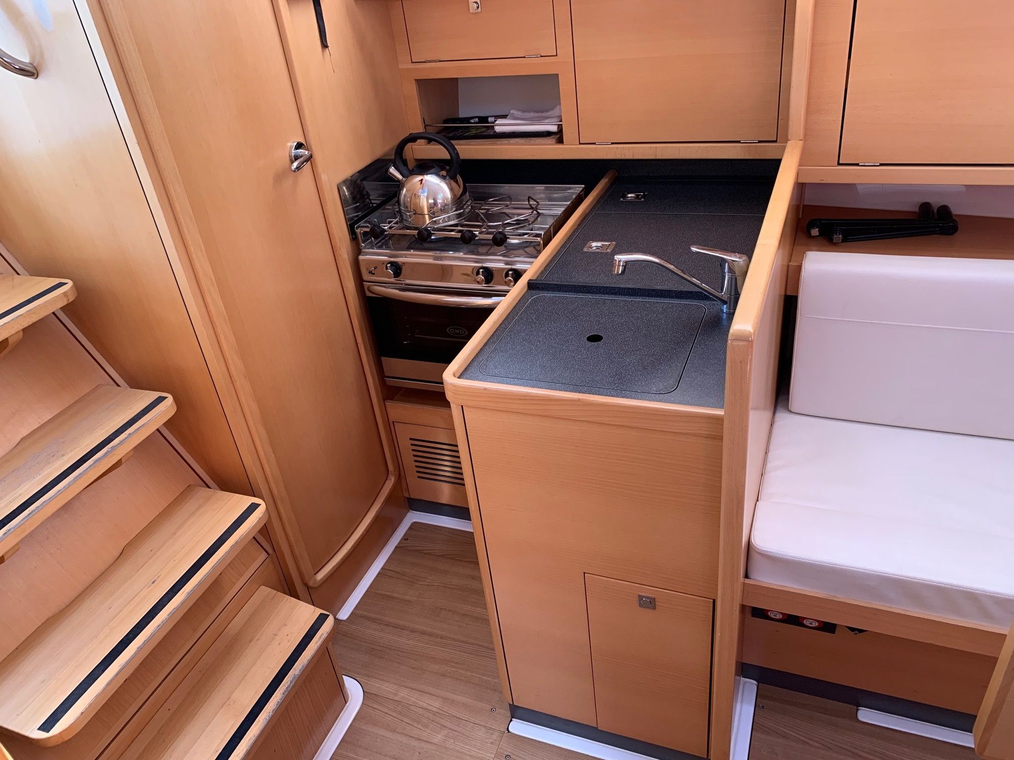 Jeanneau Sun Odyssey 319 | Amathea