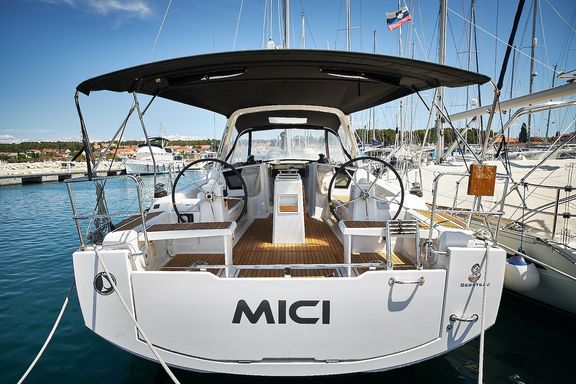 Oceanis 38