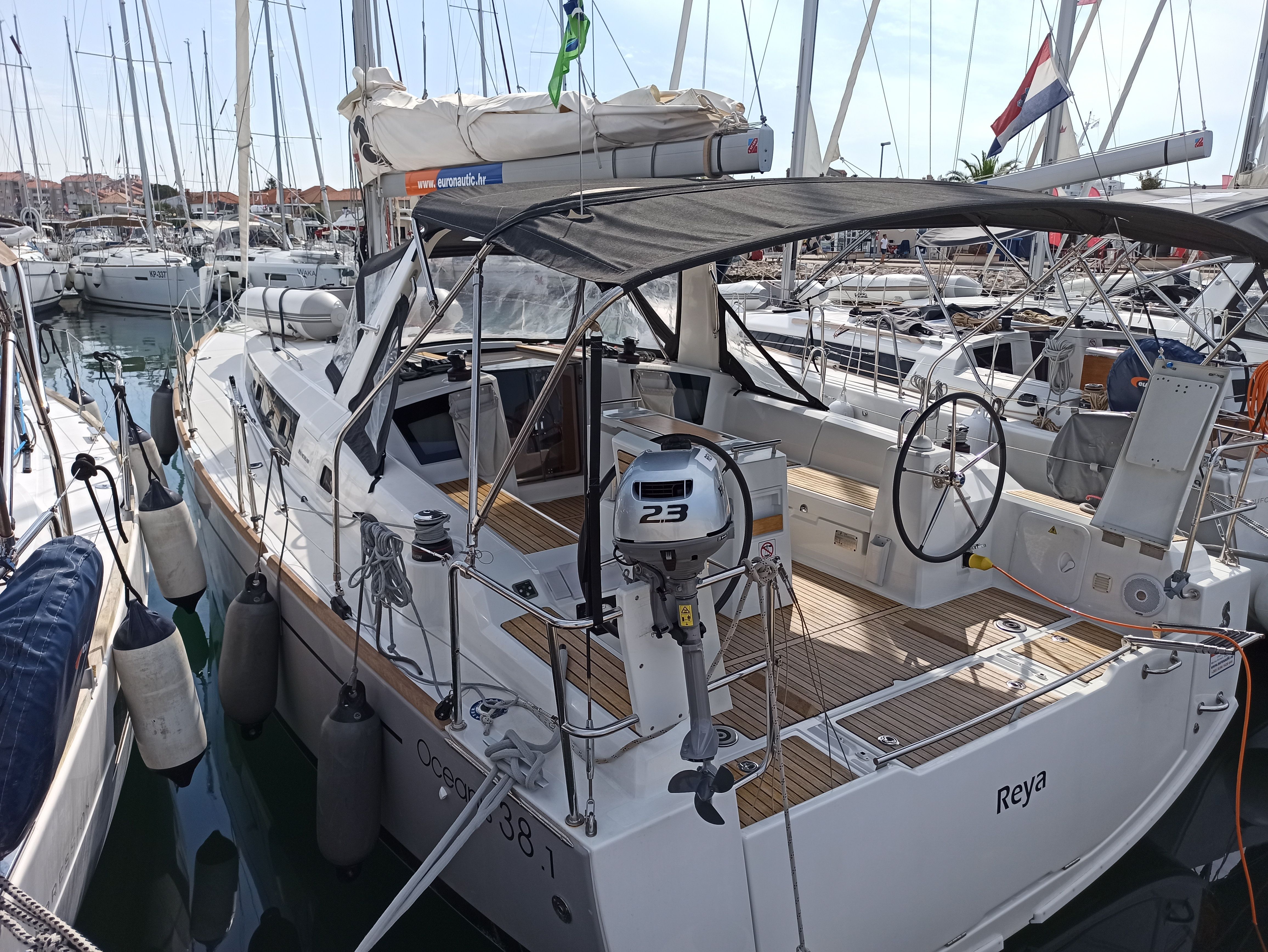 Beneteau Oceanis 38.1 | Reya