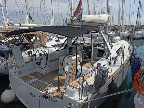 Beneteau Oceanis 38.1 | Reya