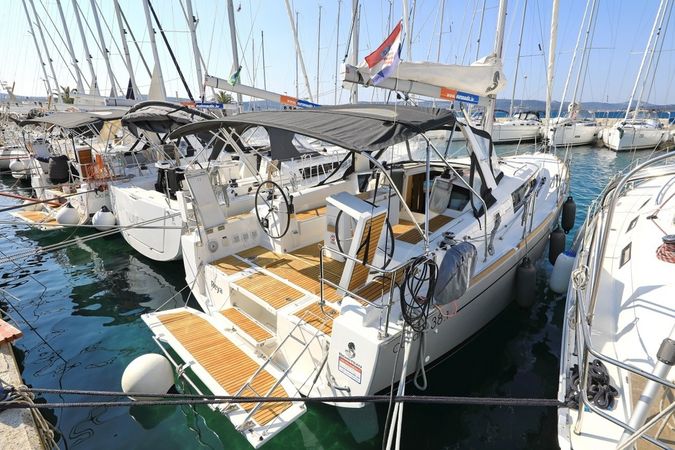 Beneteau Oceanis 38.1 | Reya