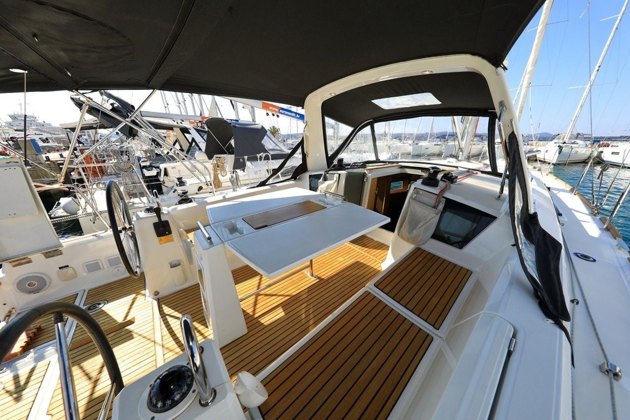 Beneteau Oceanis 38.1 | Reya