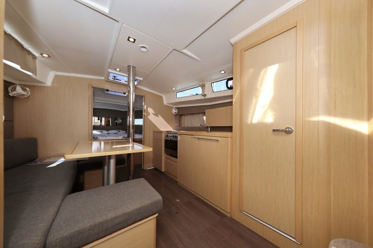 Beneteau Oceanis 38.1 | Reya