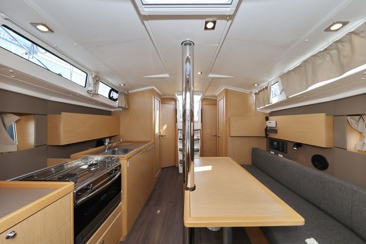 Beneteau Oceanis 38.1 | Reya