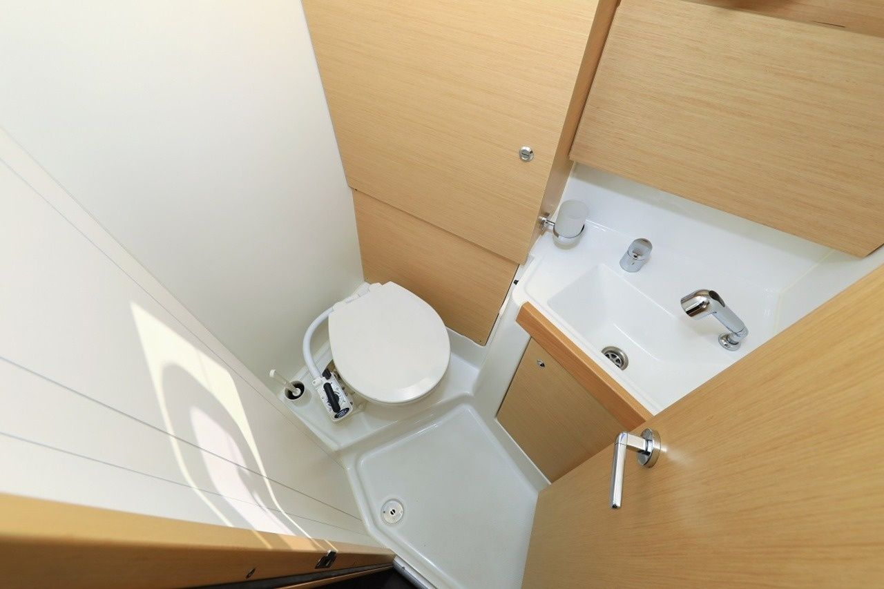 Beneteau Oceanis 38.1 | Reya